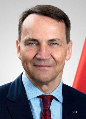 Sursă foto: Wikipedia/Radoslaw Sikorski